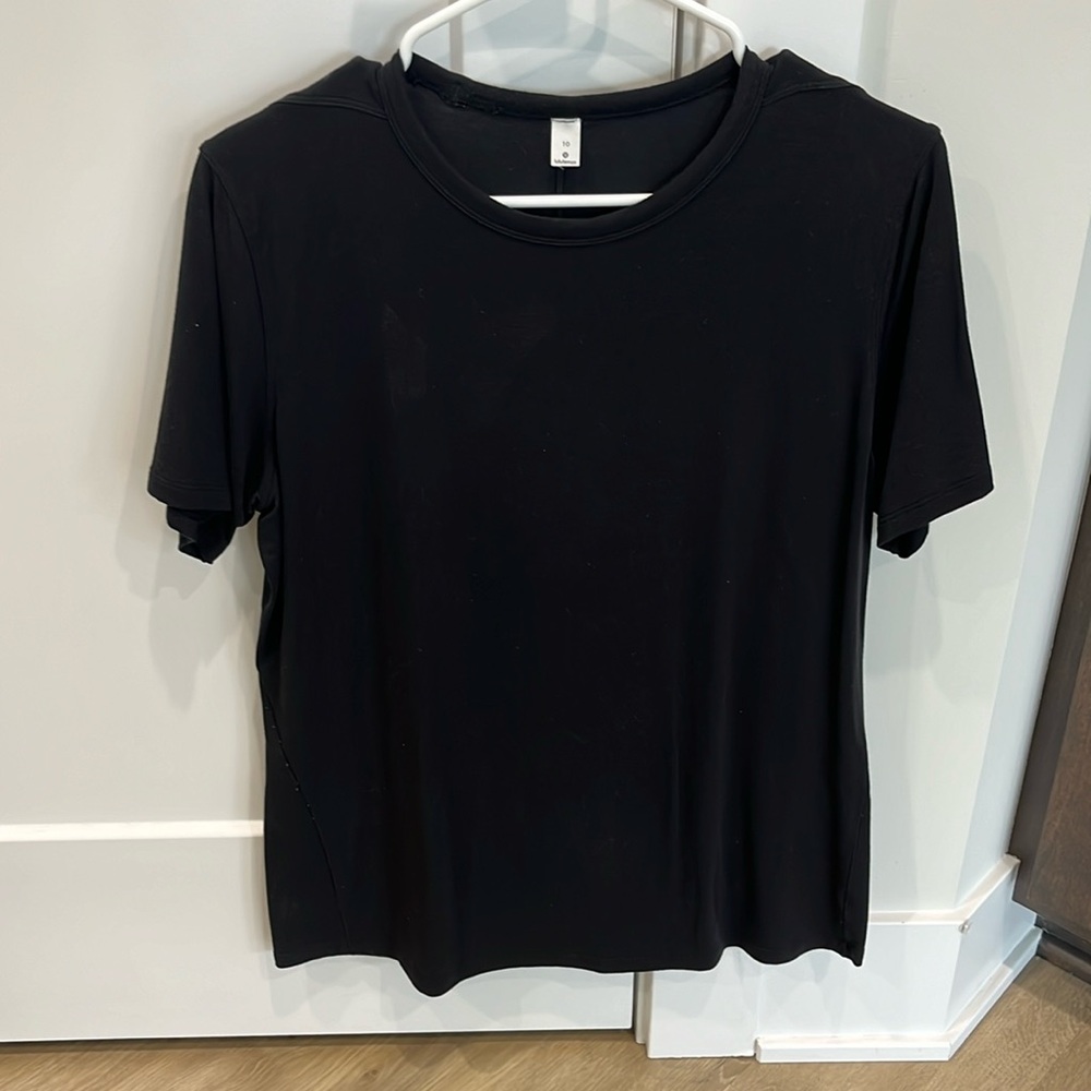 Lululemon Tee